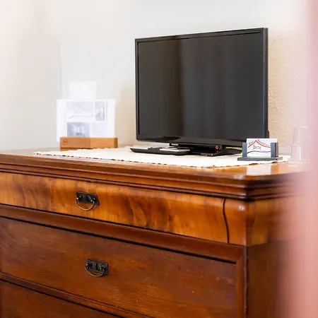 홈스테이 Der Gastfreund In *